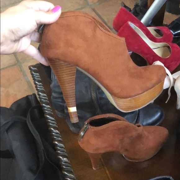 Bakers Shoes - Bakers Kaytee Bootie in brown-orange Leather